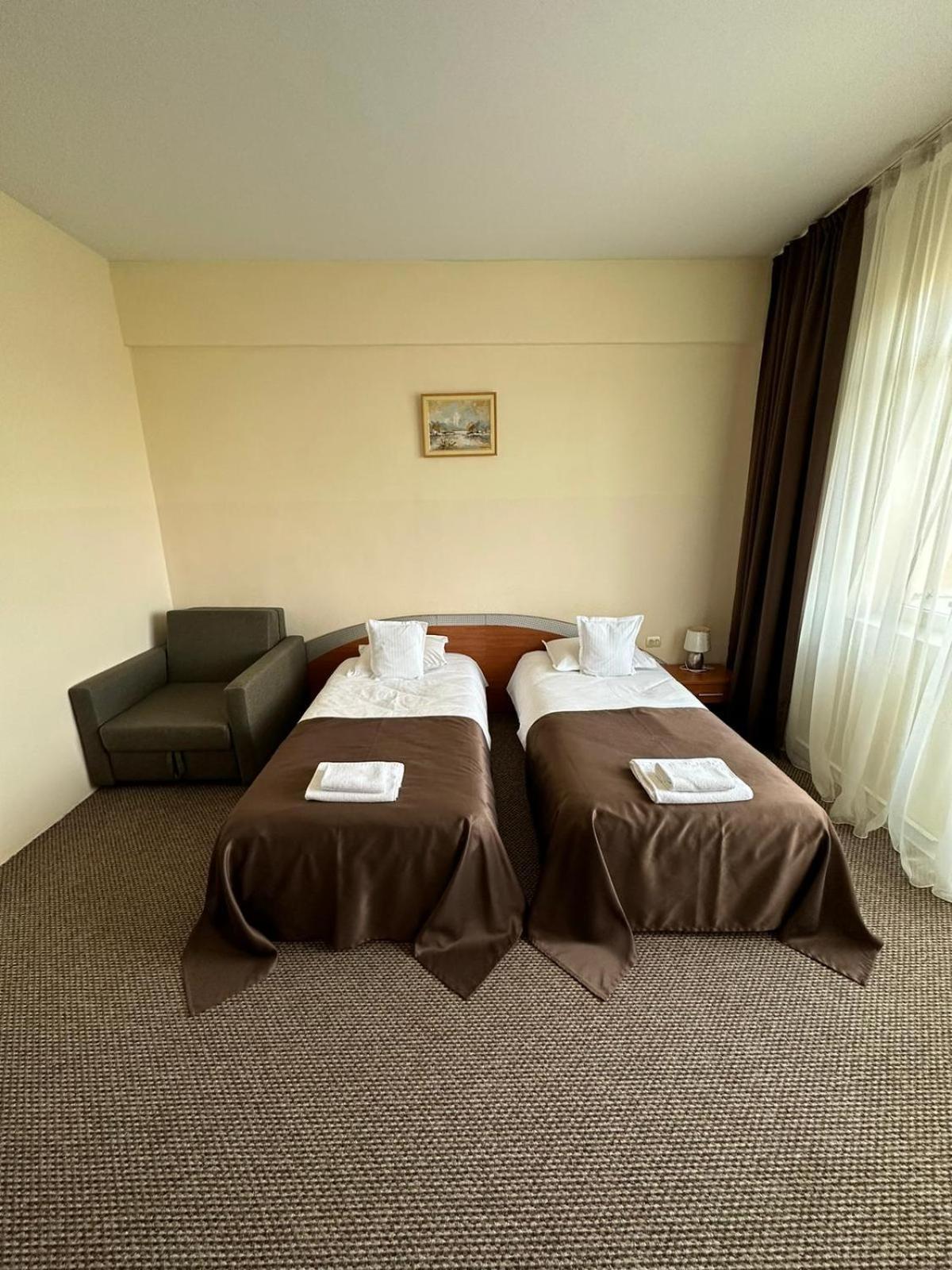 Hotel Diana Бистриця Екстер'єр фото